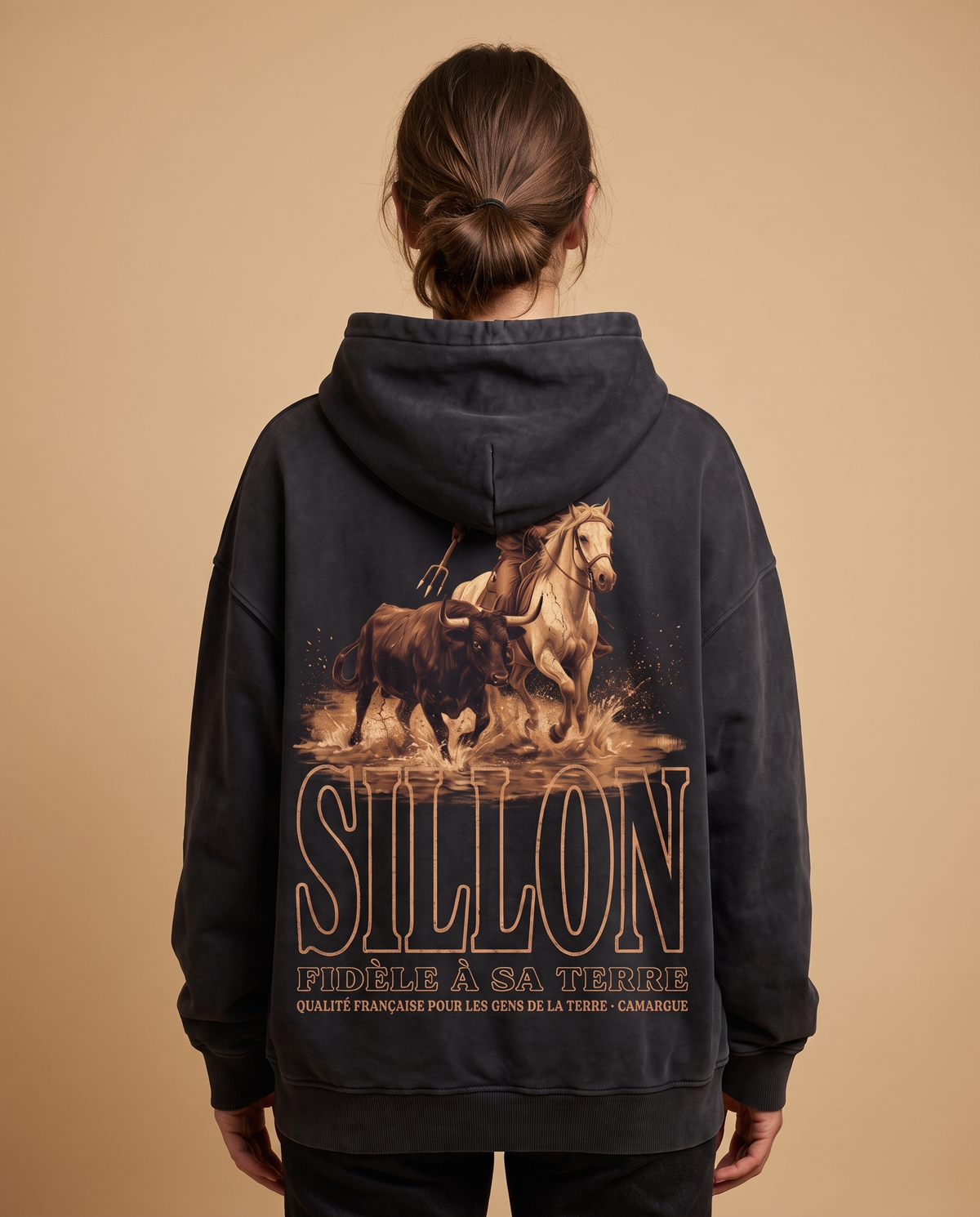 Hoodie lourd « Fidèle à sa terre » — noir délavé