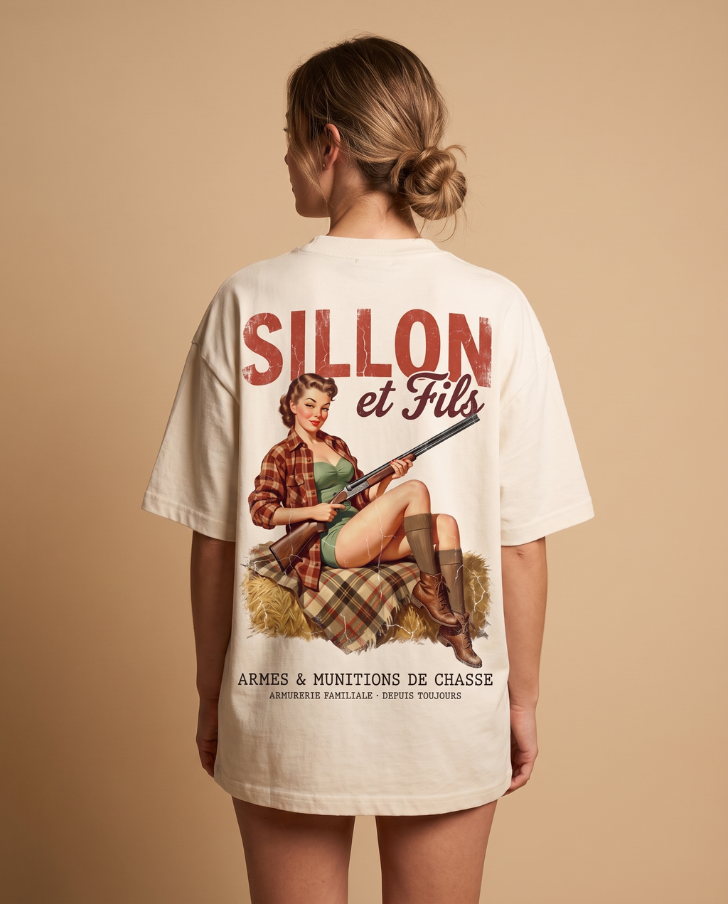 Tee lourd « Sillon & Fils » — écru — porté femme de dos