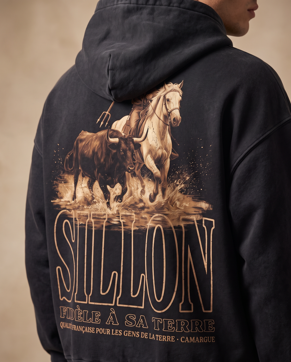 Hoodie lourd « Fidèle à sa terre » — noir délavé