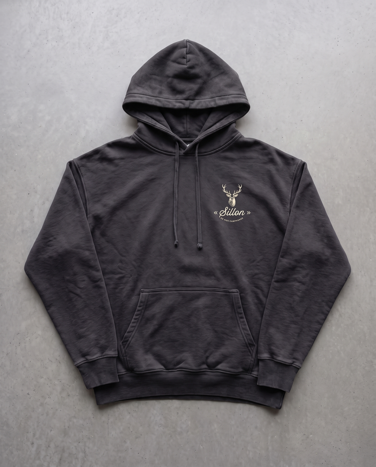 Hoodie lourd « De nos campagnes » — noir délavé