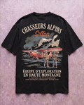 Tee lourd Chasseurs alpins noir delave - flatlay dos beton cire