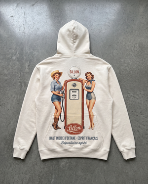 Hoodie lourd « Station Sillon » — écru — flatlay dos béton ciré