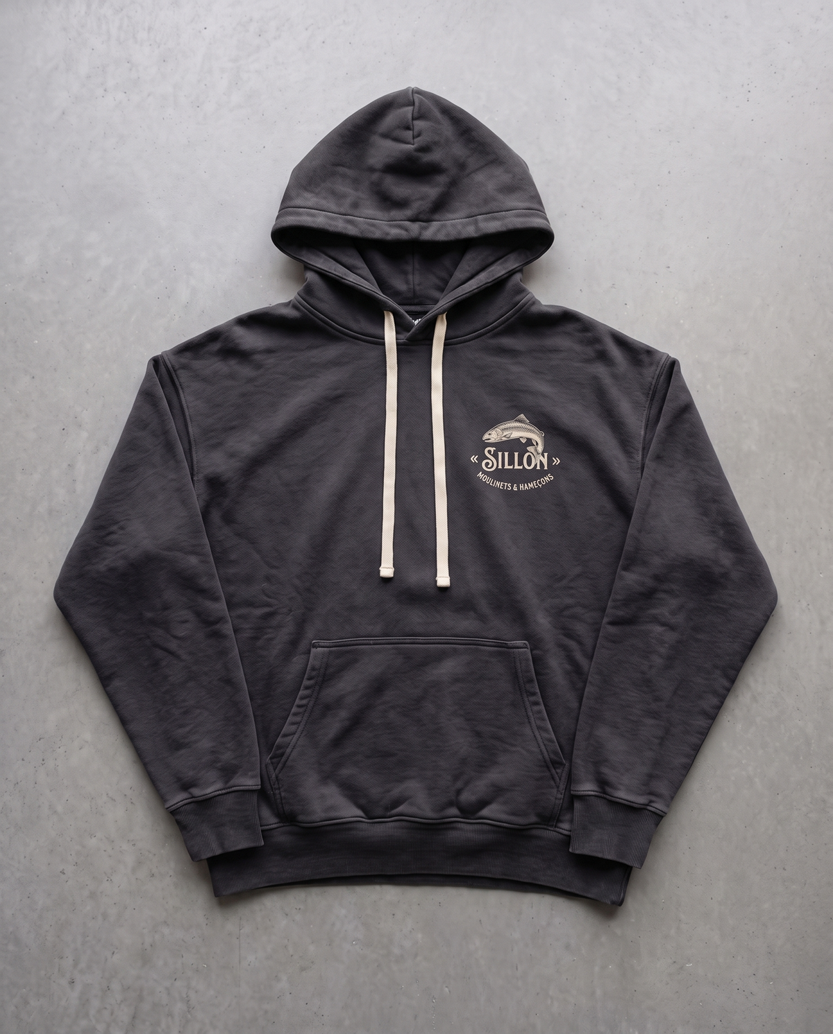 Hoodie lourd « Le Pêcheur » — noir délavé